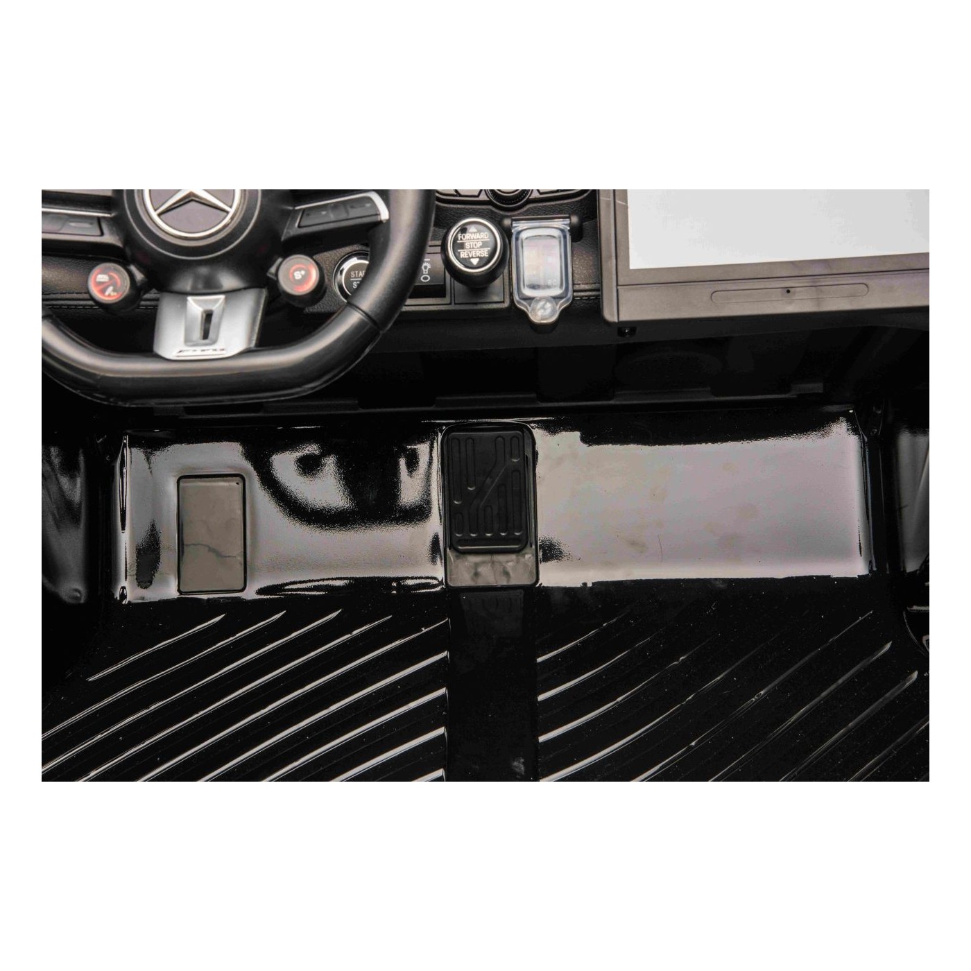 Vozidlo Mercedes Benz GT63 AMG čierne