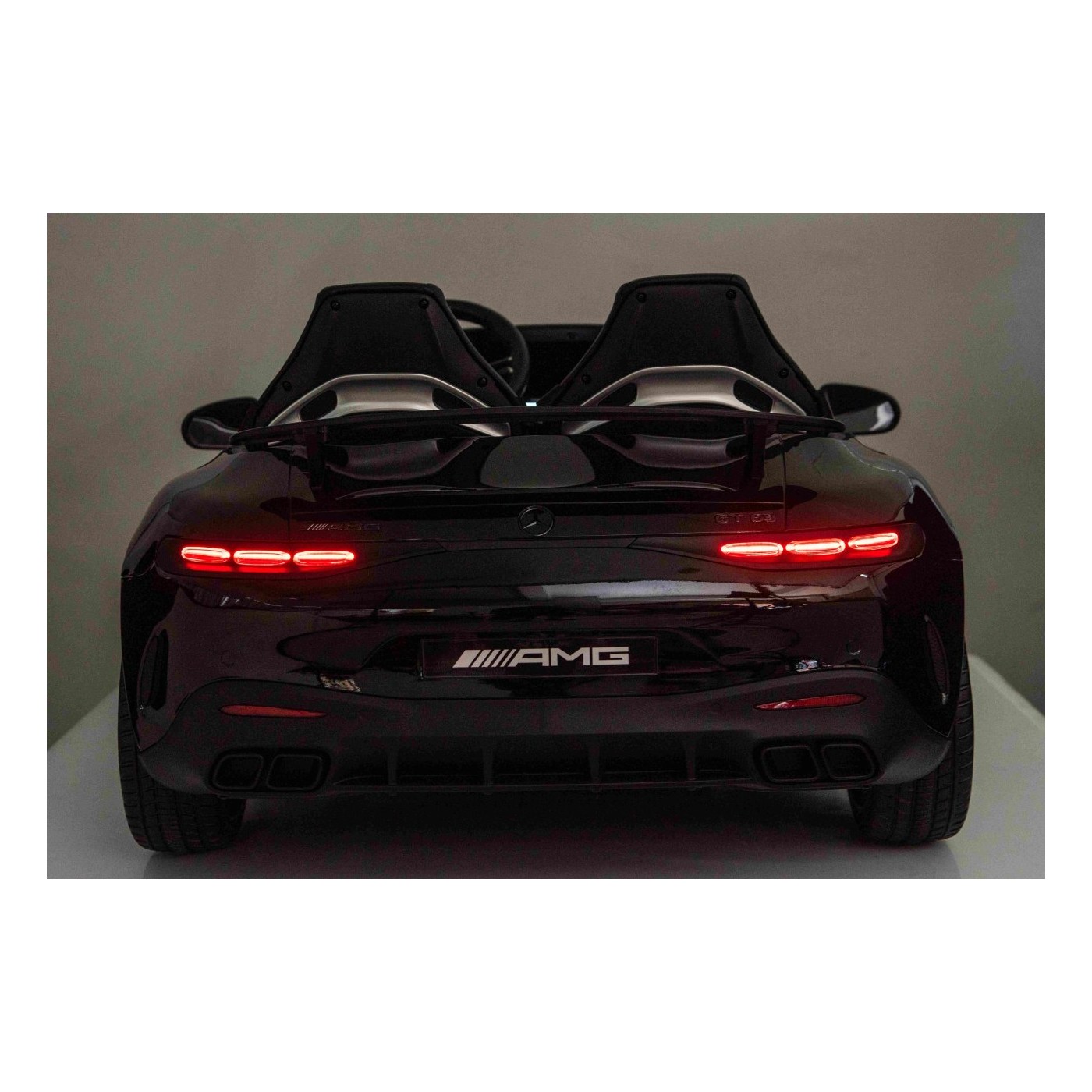 Vozidlo Mercedes Benz GT63 AMG čierne