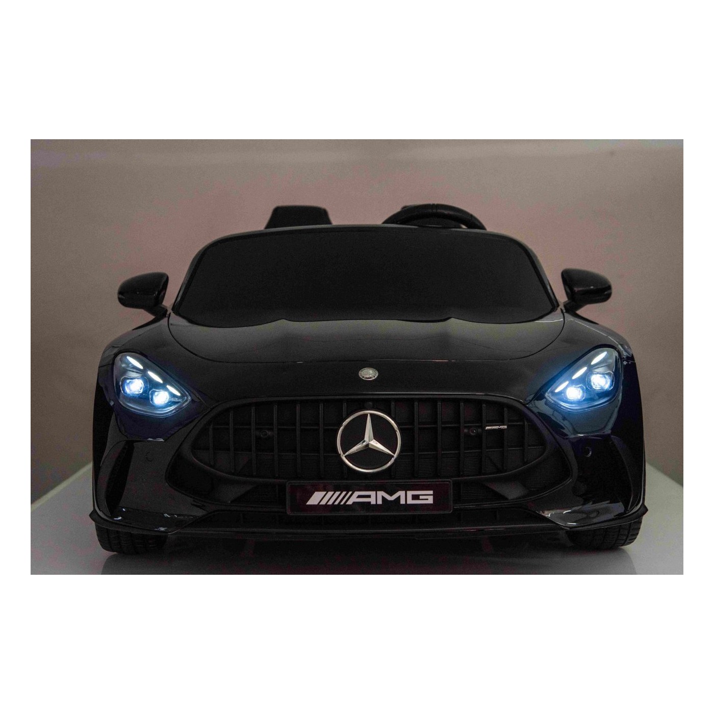 Vozidlo Mercedes Benz GT63 AMG čierne