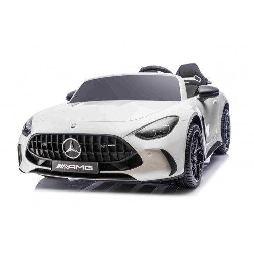 Vozidlo Mercedes Benz GT63 AMG bielej farby