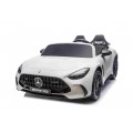 Vozidlo Mercedes Benz GT63 AMG bielej farby