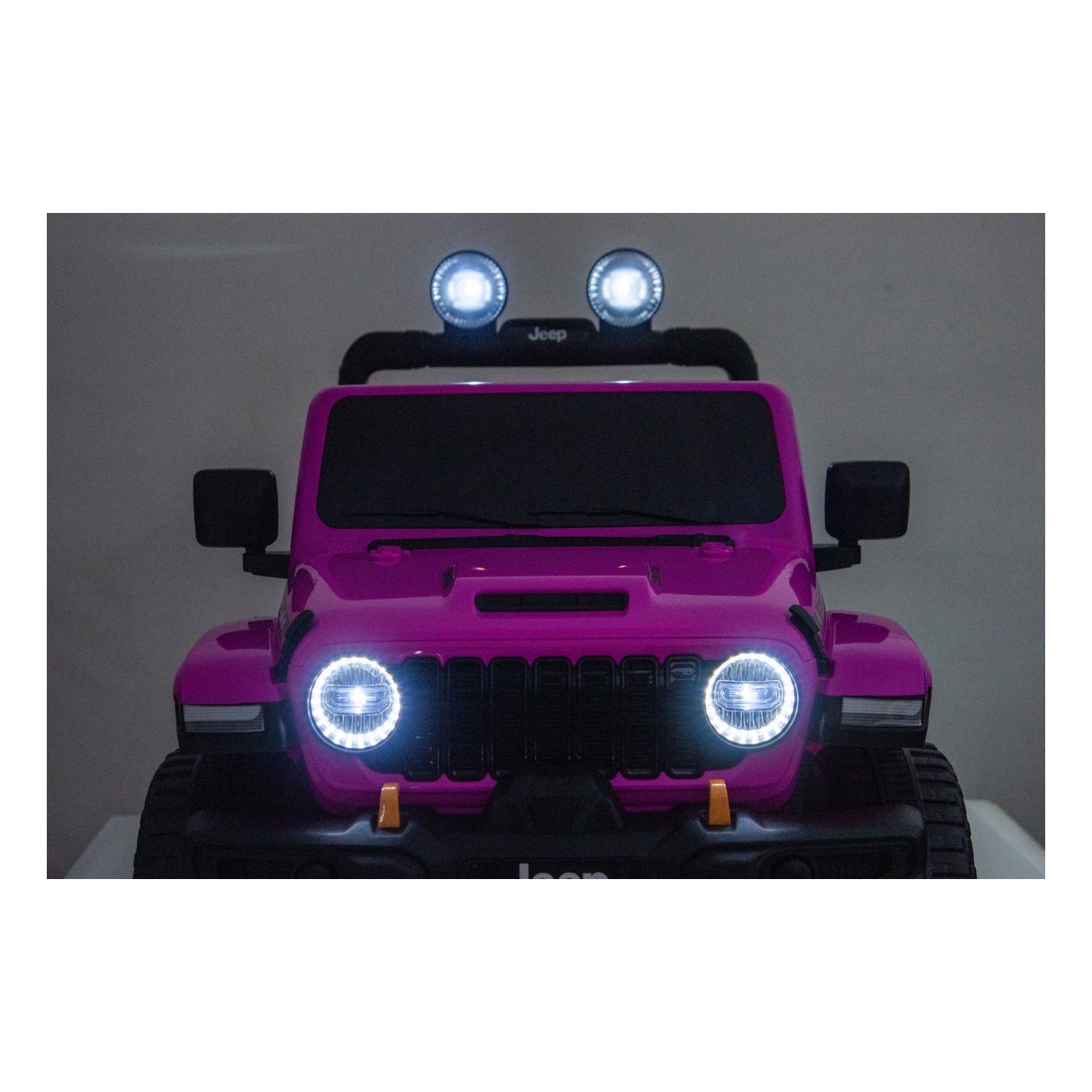 Jeep Wrangler Rubicon LIFT ružové vozidlo