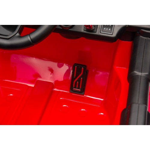 Jeep Wrangler Rubicon LIFT červené vozidlo