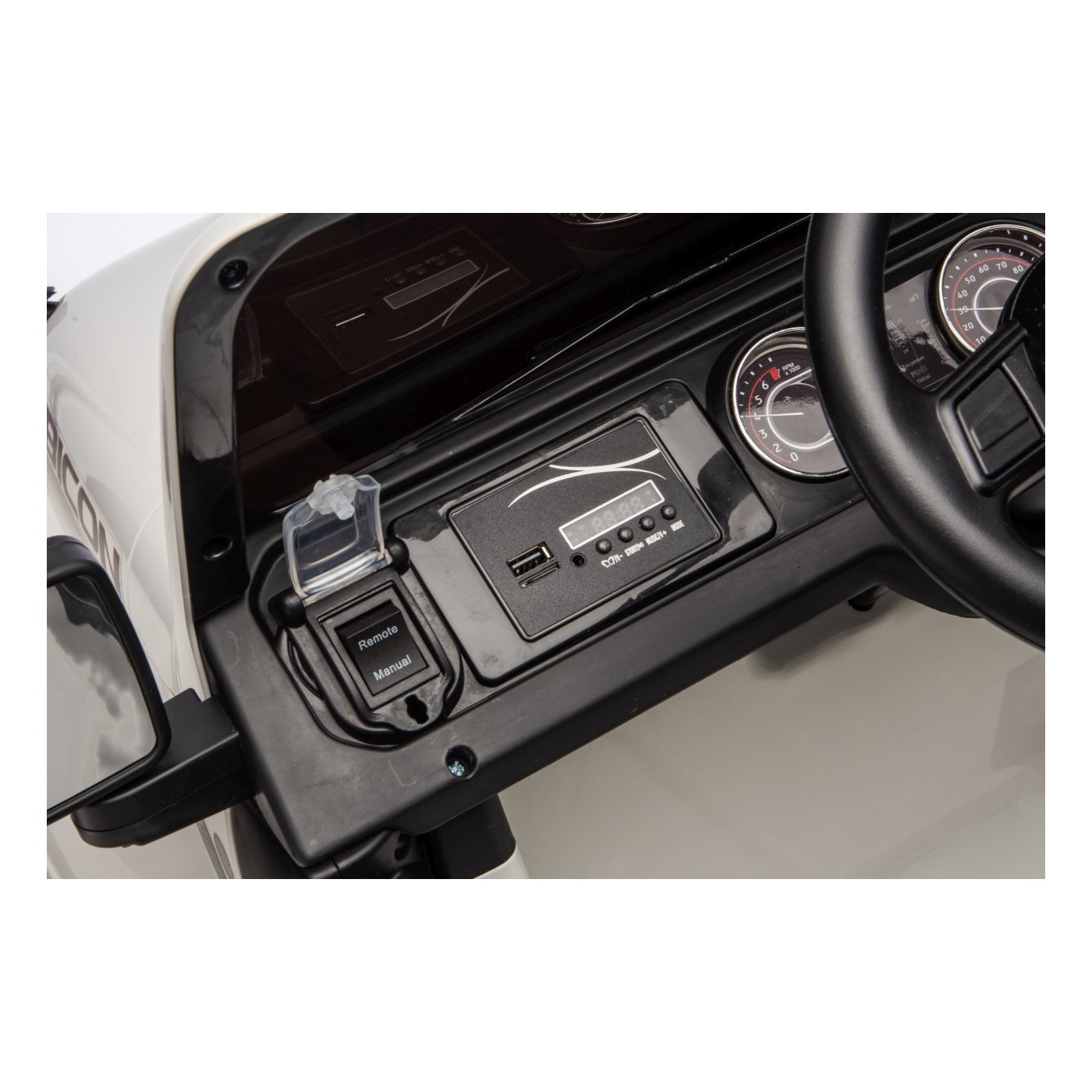 Jeep Wrangler Rubicon LIFT biele vozidlo