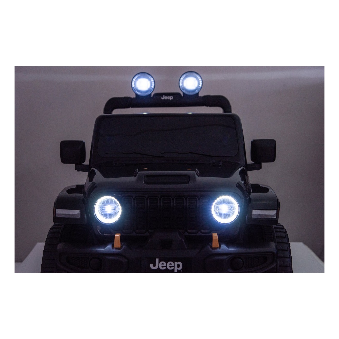 Jeep Wrangler Rubicon LIFT biele vozidlo