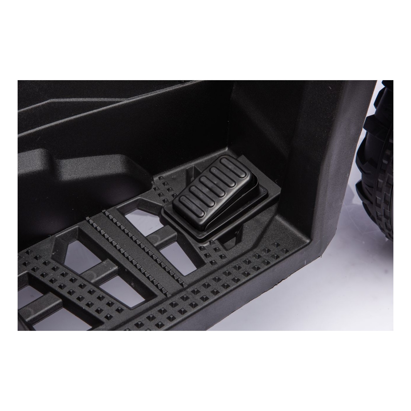 Štvorkolka 4x4 ATV WOLF  čierna