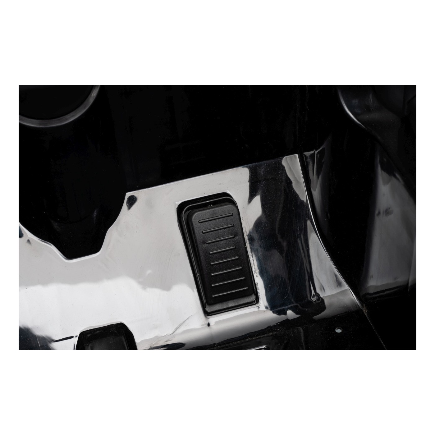 Audi RS6 Avant GT čierne