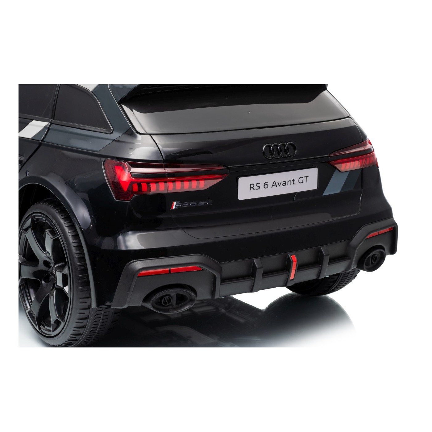 Audi RS6 Avant GT čierne