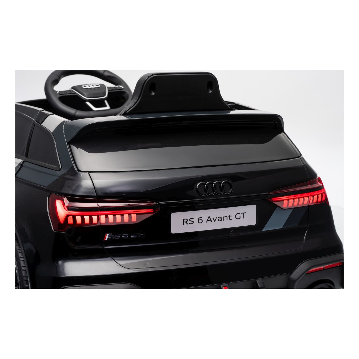 Audi RS6 Avant GT čierne