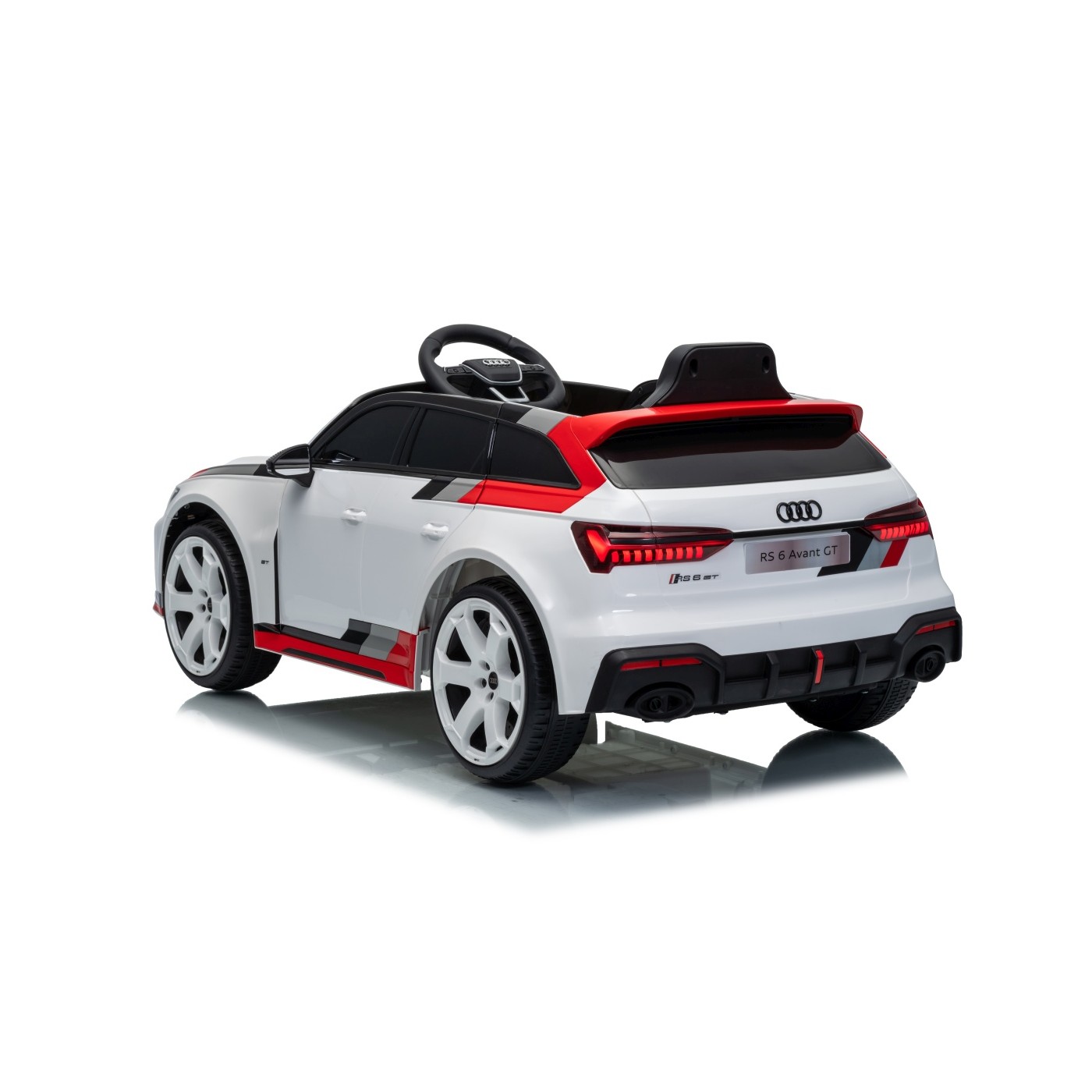Vozidlo Audi RS6 Avant GT bielej farby