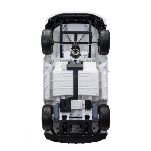 Vozidlo Audi RS6 Avant GT bielej farby