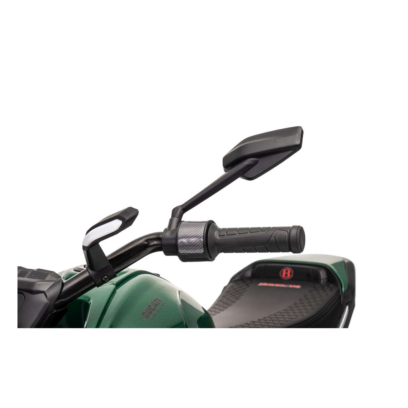 Motor vozidla Ducati Diavel x Bentley Green