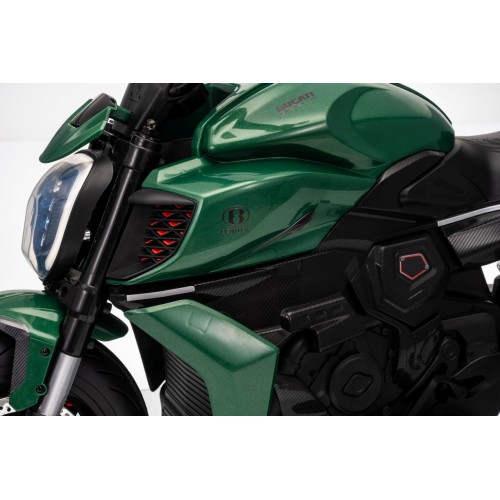 Motor vozidla Ducati Diavel x Bentley Green