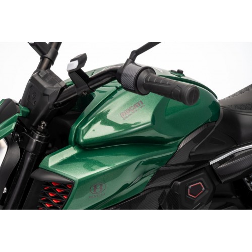 Motor vozidla Ducati Diavel x Bentley Green