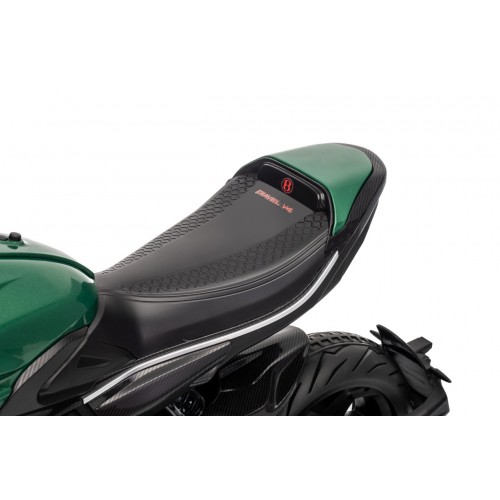 Motor vozidla Ducati Diavel x Bentley Green