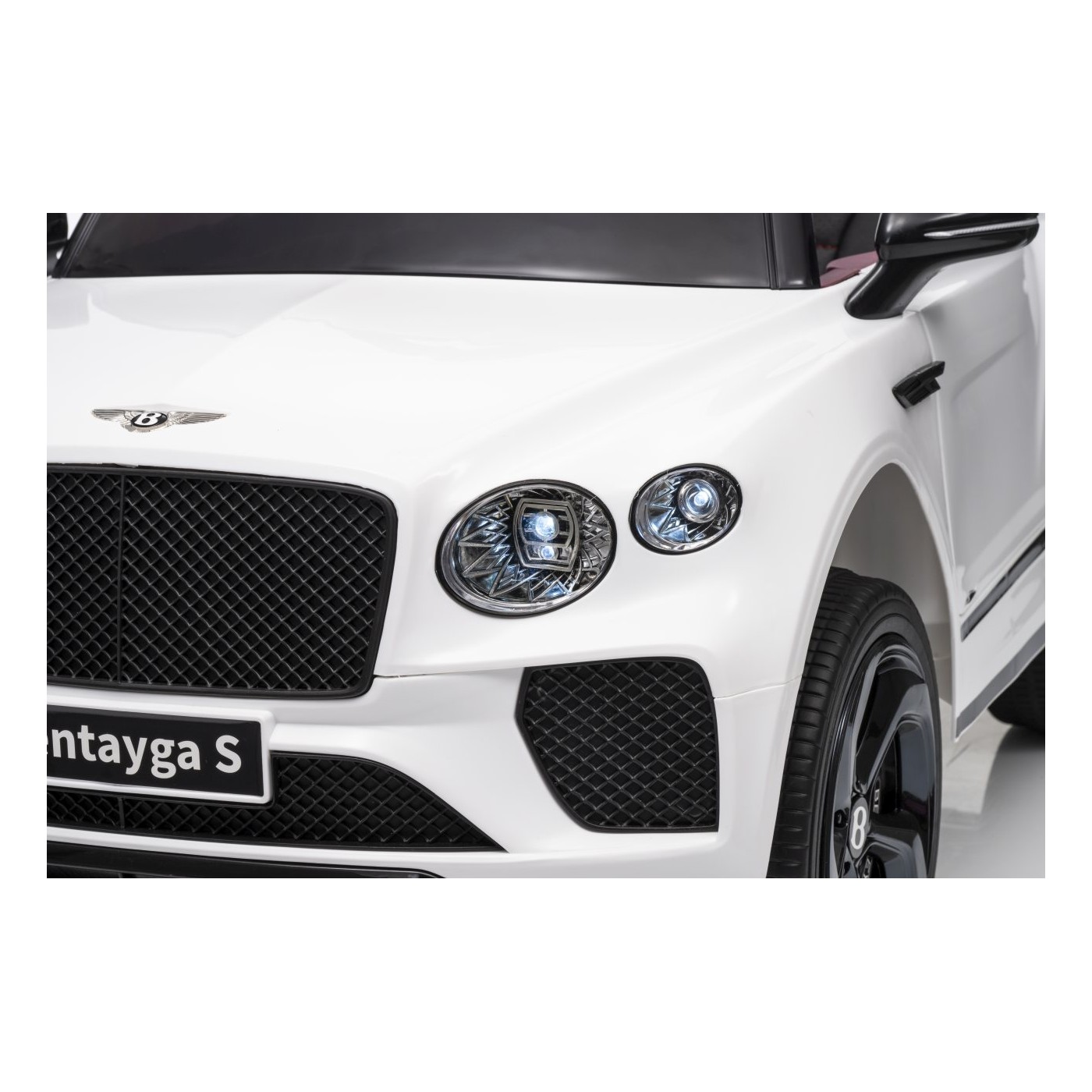 Bentley Bentayga S biele vozidlo
