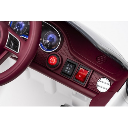 Bentley Bentayga S biele vozidlo