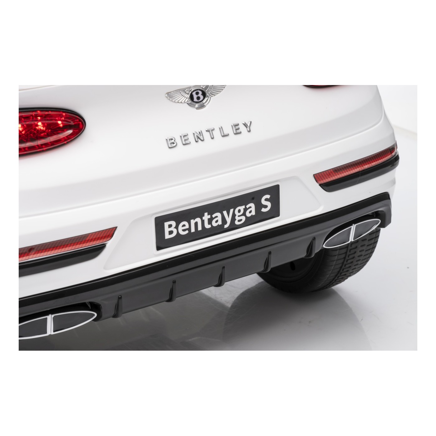 Bentley Bentayga S biele vozidlo