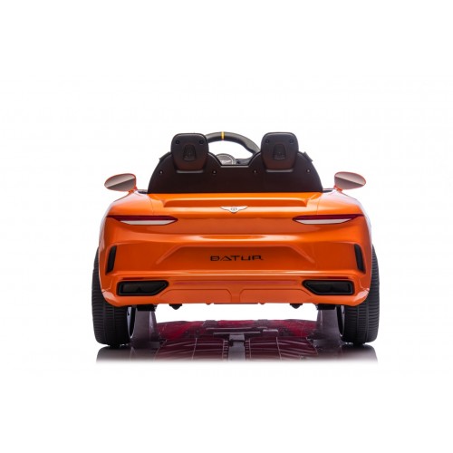 Vozidlo Bentley Batur Convertible v oranžovej farbe