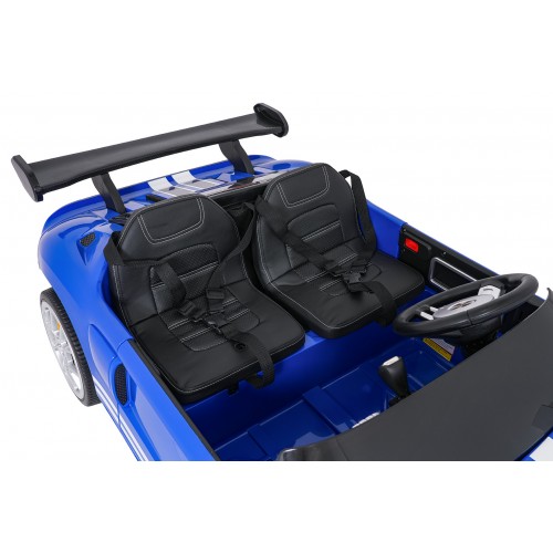 Modré vozidlo Ford GT