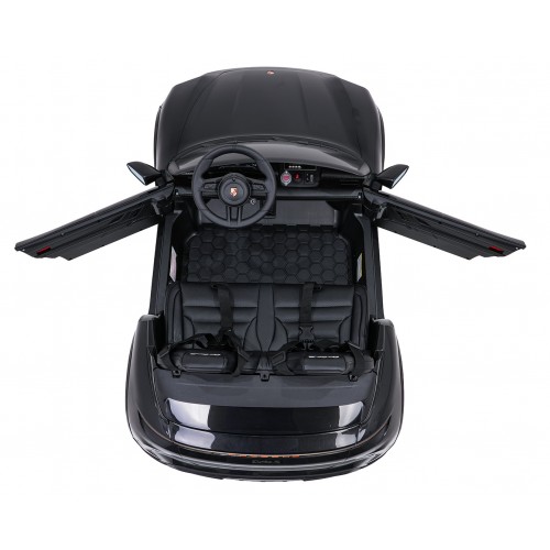 Vozidlo Porsche Taycan Turbo S Black