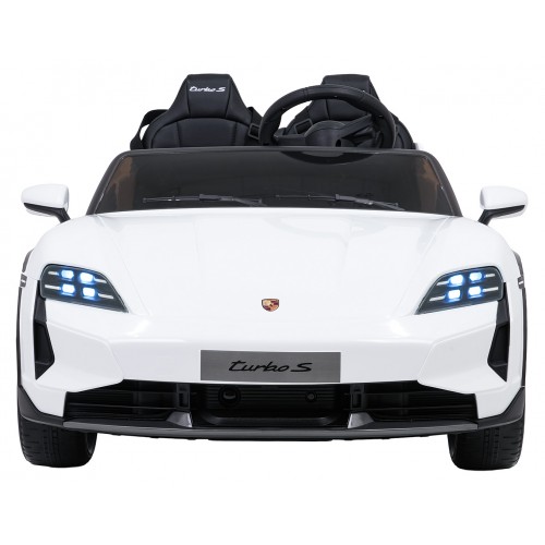 Vozidlo Porsche Taycan Turbo S White
