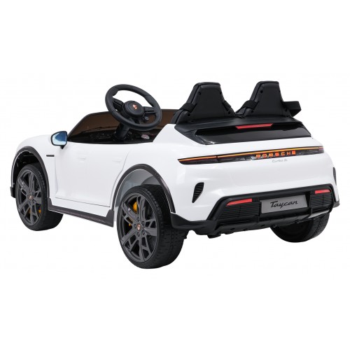 Vozidlo Porsche Taycan Turbo S White