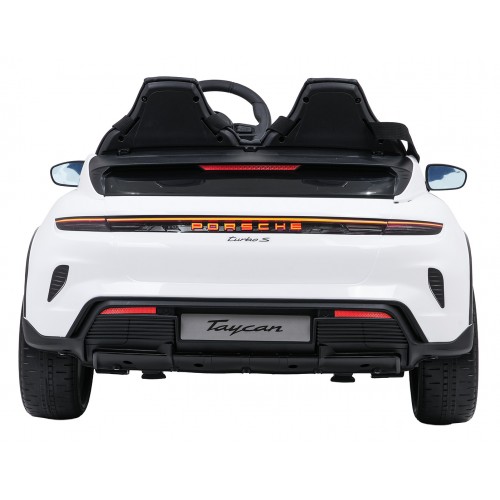 Vozidlo Porsche Taycan Turbo S White