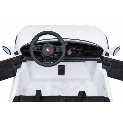 Vozidlo Porsche Taycan Turbo S White