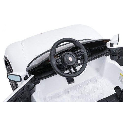 Vozidlo Porsche Taycan Turbo S White