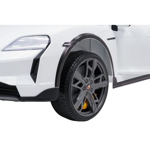 Vozidlo Porsche Taycan Turbo S White