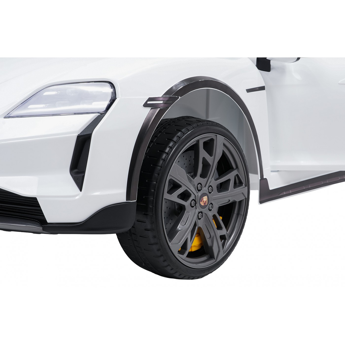 Vozidlo Porsche Taycan Turbo S White