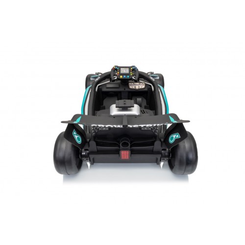 Vozidlo AMG PETRONAS F1 Čierne pretekárske auto