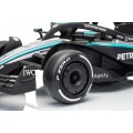 Vozidlo AMG PETRONAS F1 Čierne pretekárske auto