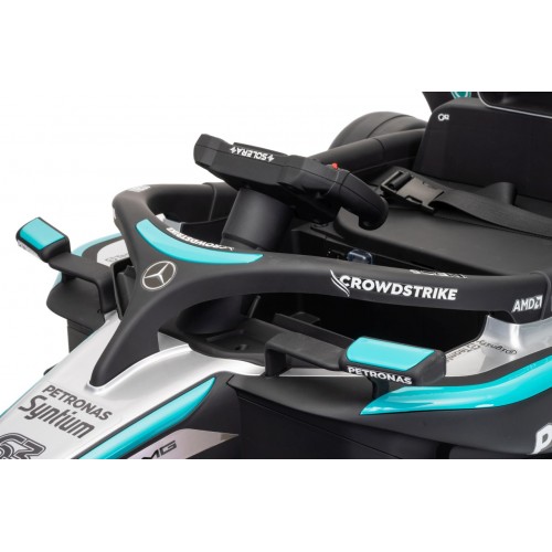 Vozidlo AMG PETRONAS F1 Čierne pretekárske auto