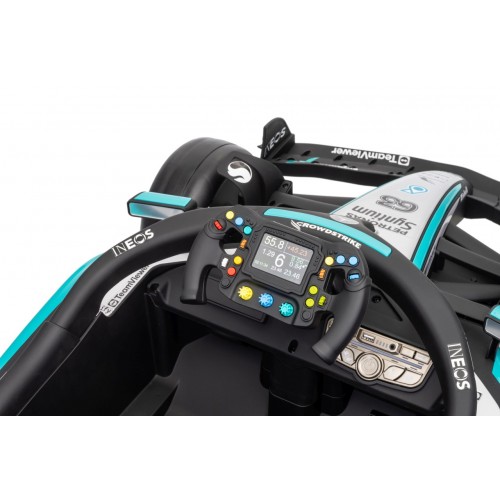 Vozidlo AMG PETRONAS F1 Čierne pretekárske auto