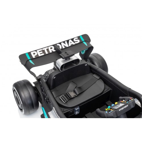 Vozidlo AMG PETRONAS F1 Čierne pretekárske auto
