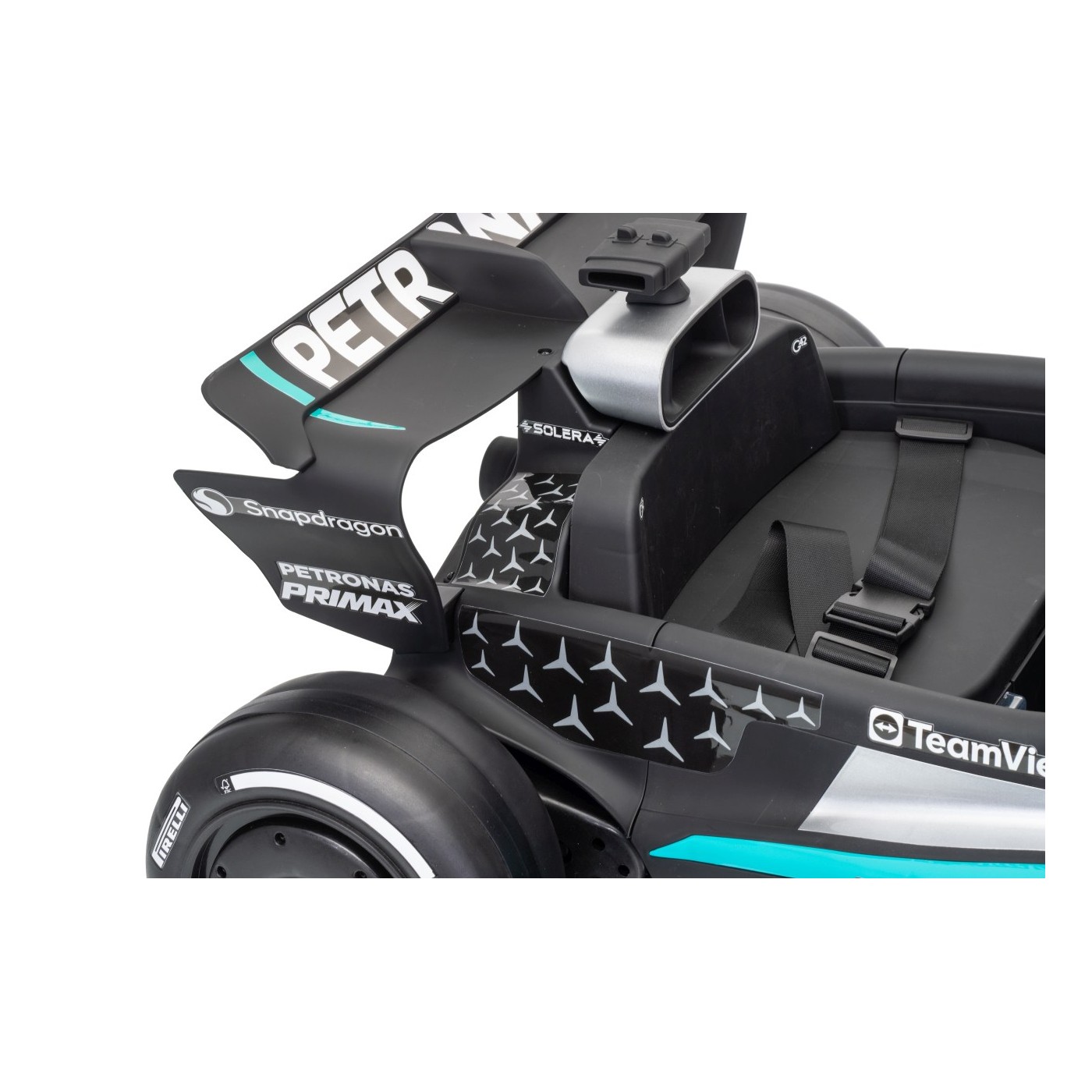 Vozidlo AMG PETRONAS F1 Čierne pretekárske auto