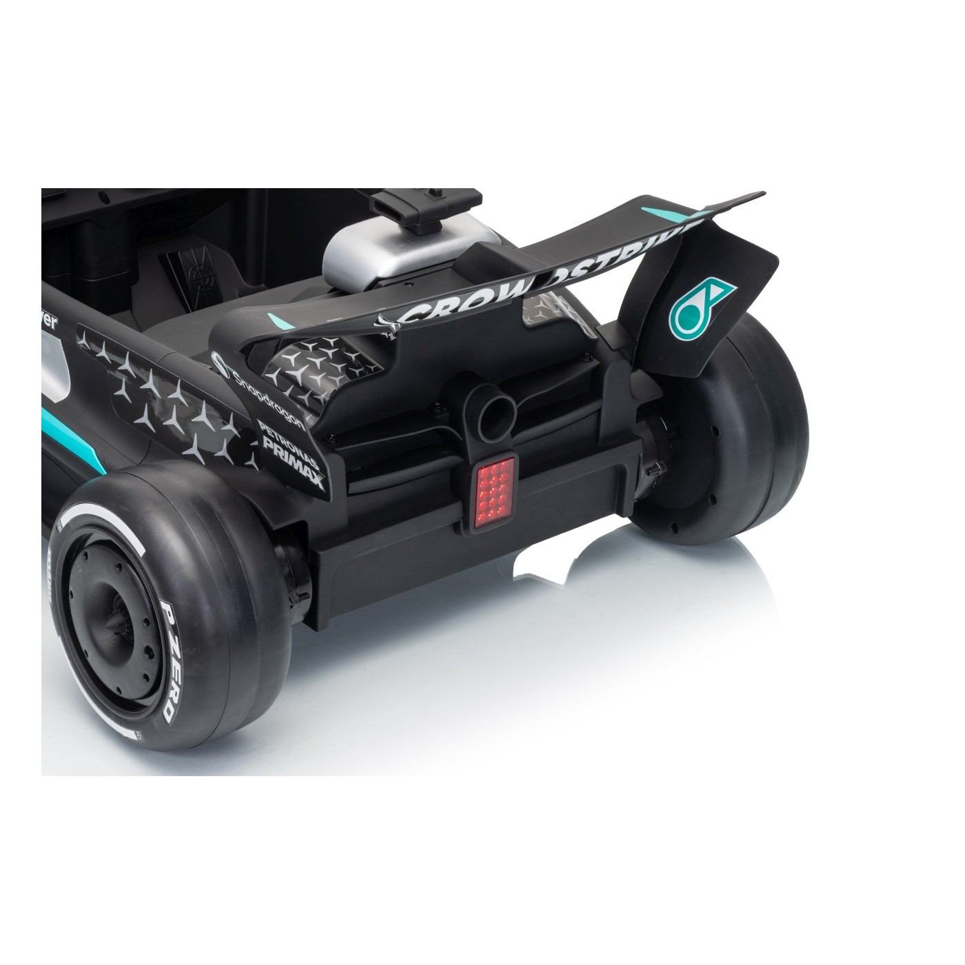Vozidlo AMG PETRONAS F1 Čierne pretekárske auto