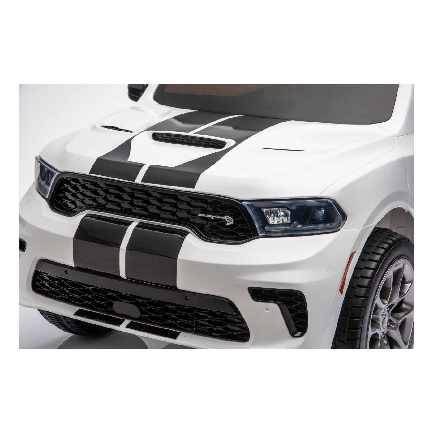 Vozidlo Dodge Durango Biela