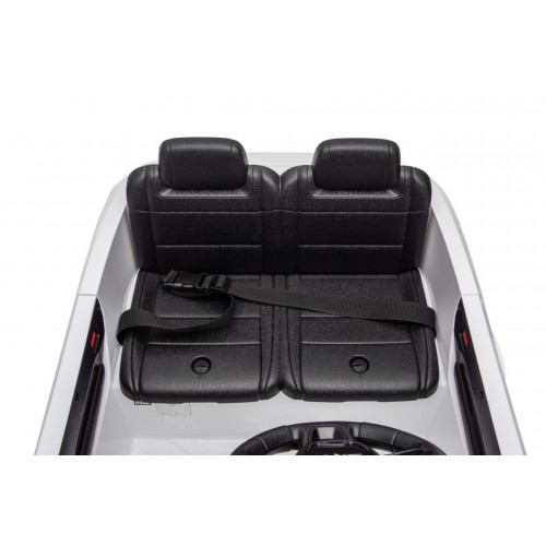 Vozidlo Dodge Durango Biela