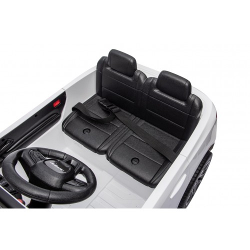 Vozidlo Dodge Durango Biela