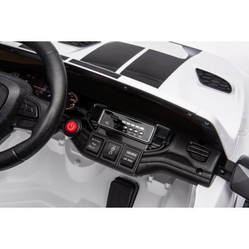 Vozidlo Dodge Durango Biela