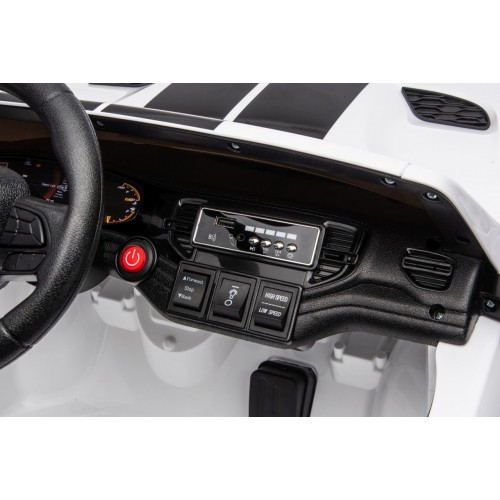 Vozidlo Dodge Durango Biela