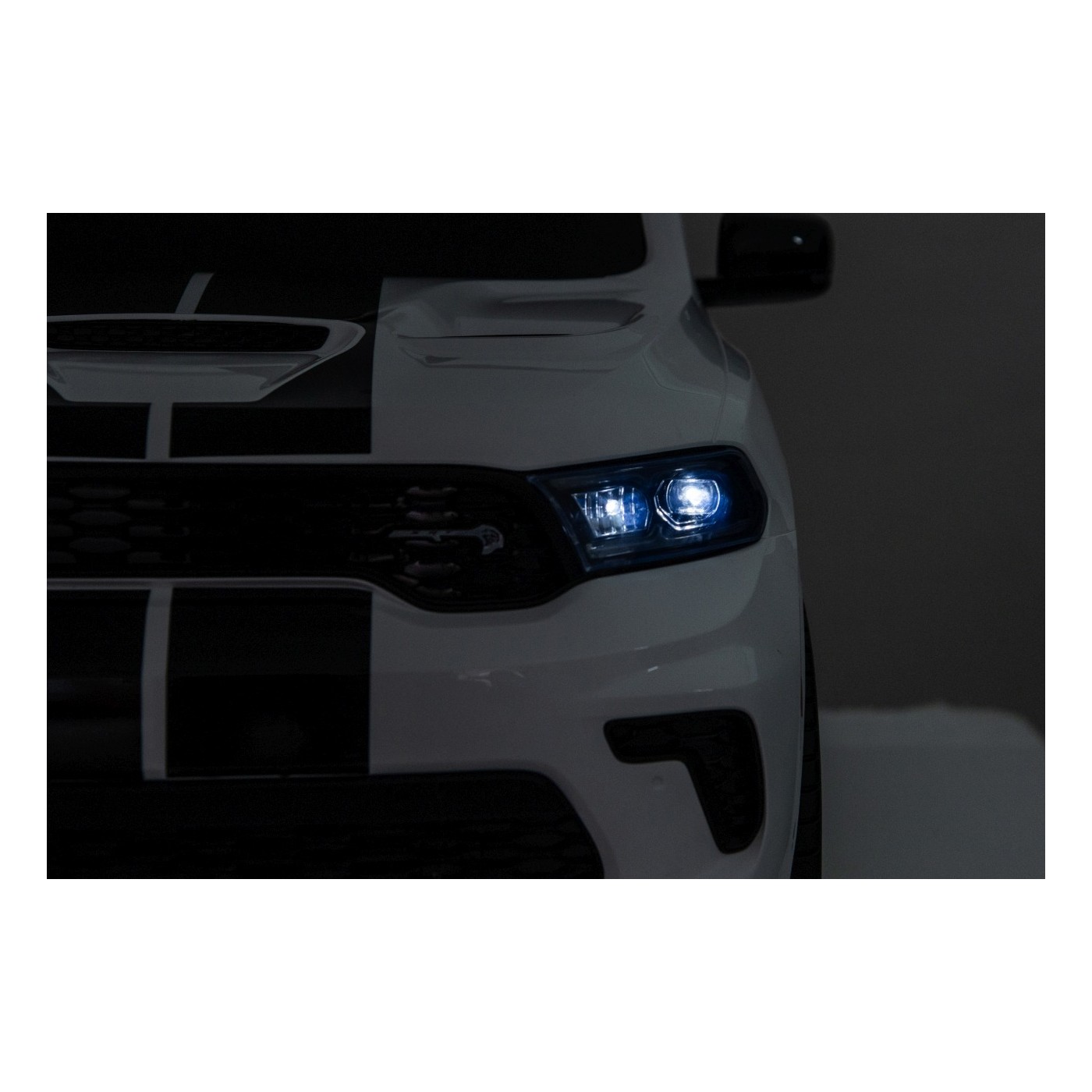 Vozidlo Dodge Durango Biela