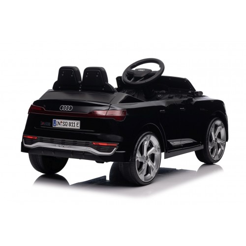 Čierne vozidlo Audi SQ8