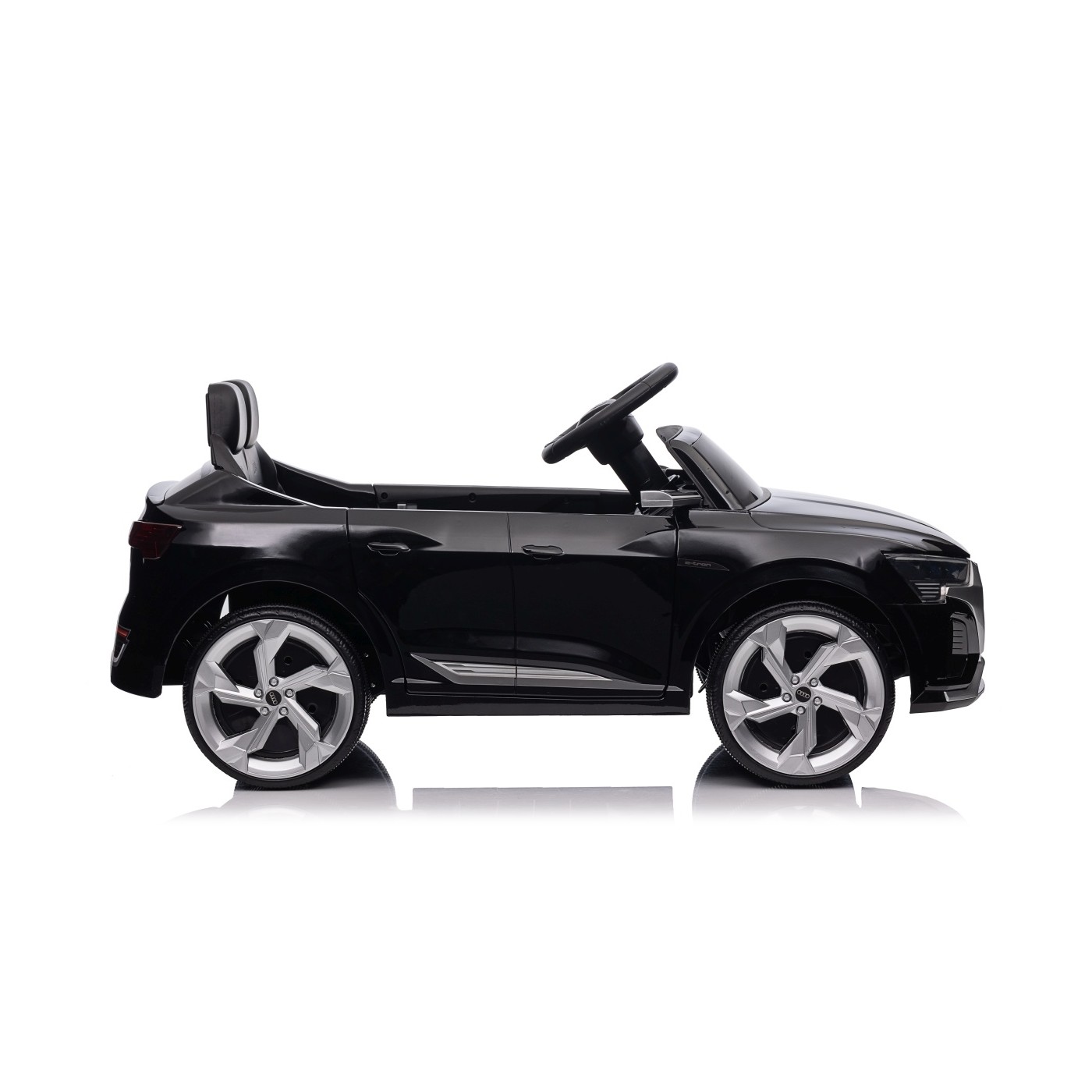 Čierne vozidlo Audi SQ8