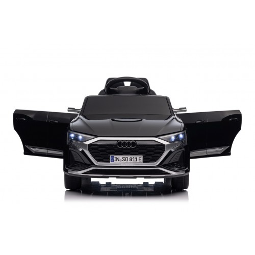 Čierne vozidlo Audi SQ8