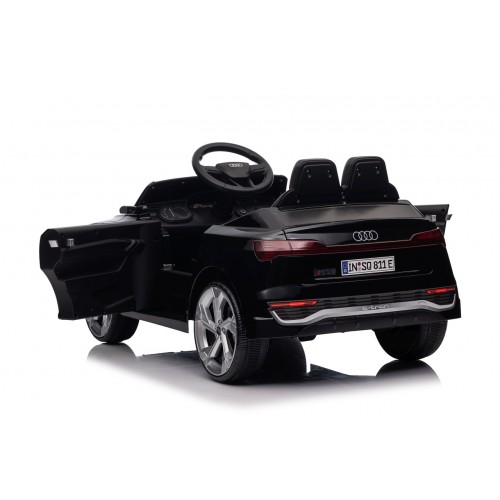Čierne vozidlo Audi SQ8