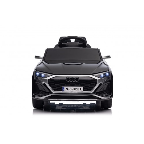 Čierne vozidlo Audi SQ8